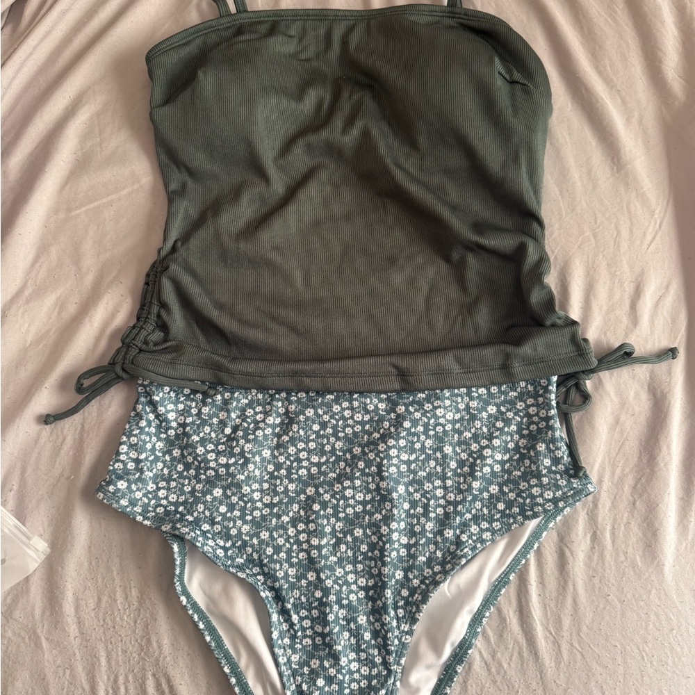 Cupshe Green and Blue Floral Swimsuit